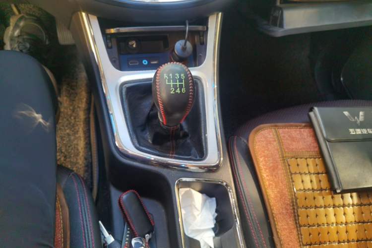 Used Baojun 560 2016 1.8L Manual Luxury Edition Gear Lever