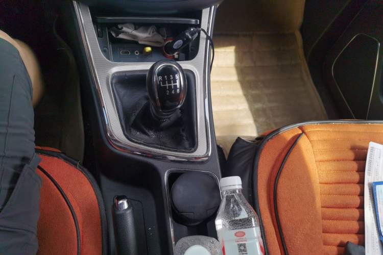 Used Baojun 560 2016 1.8L Manual Luxury Edition Gear Lever