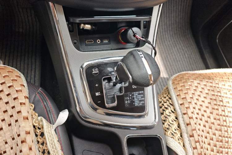 Used Baojun 560 2016 1.8L iAMT Luxury Model Gear Lever