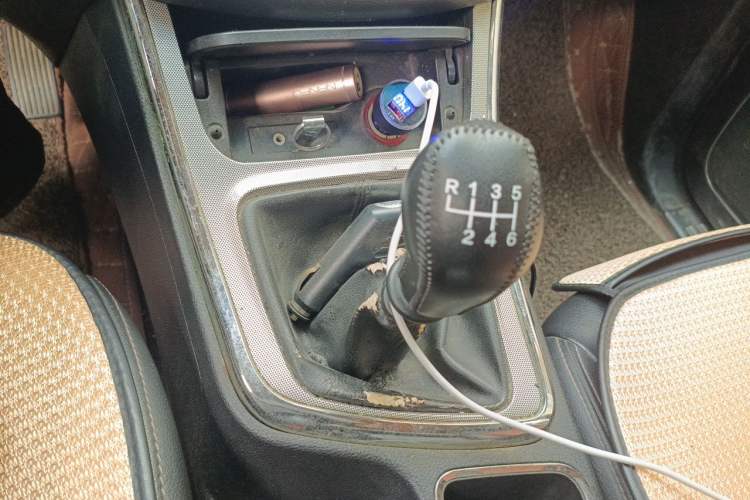Used Baojun 560 2016 1.5T Manual Elite Edition Gear Lever
