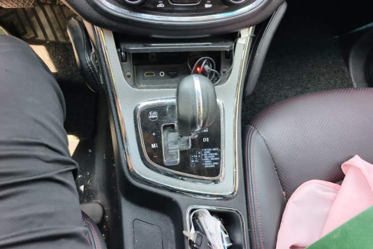 Used Baojun 560 2016 1.8L iAMT Luxury Model Gear Lever
