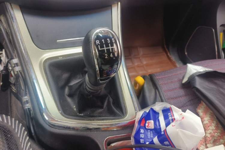 Used Baojun 560 2016 1.5T Manual Elite Edition Gear Lever