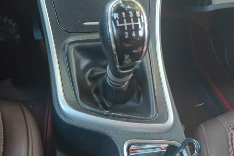 Used Baojun 560 2016 1.8L Manual Comfort Edition Gear Lever