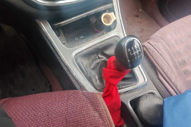 Used Baojun 560 2016 1.5T Manual Luxury Model Gear Lever