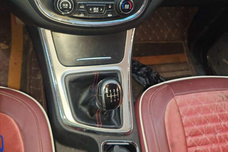 Used Baojun 560 2016 1.8L Manual Elite Edition Gear Lever