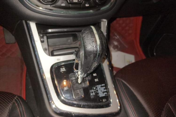 Used Baojun 560 2016 1.8L iAMT Luxury Model Gear Lever