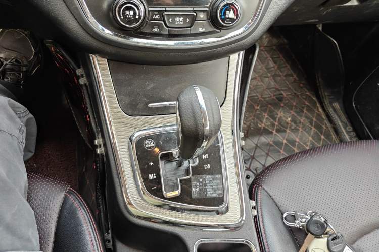 Used Baojun 560 2016 1.8L iAMT Luxury Model Gear Lever