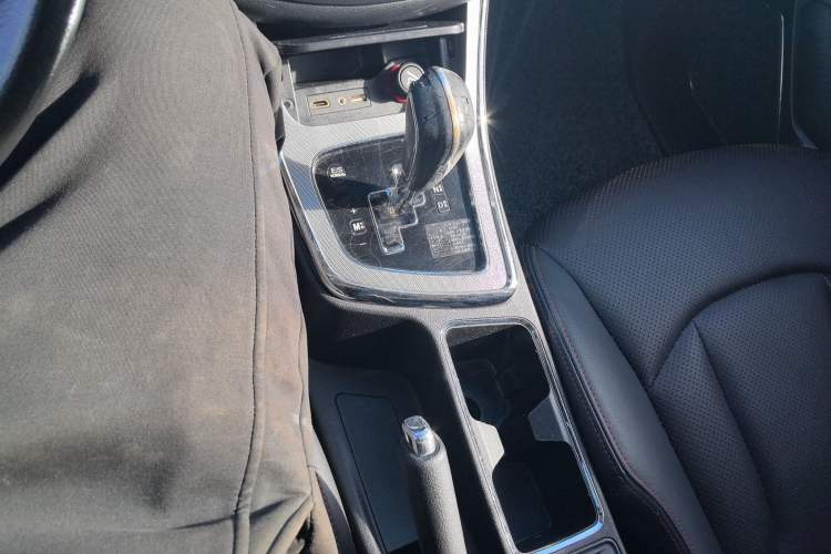 Used Baojun 560 2016 1.8L iAMT Luxury Model Gear Lever
