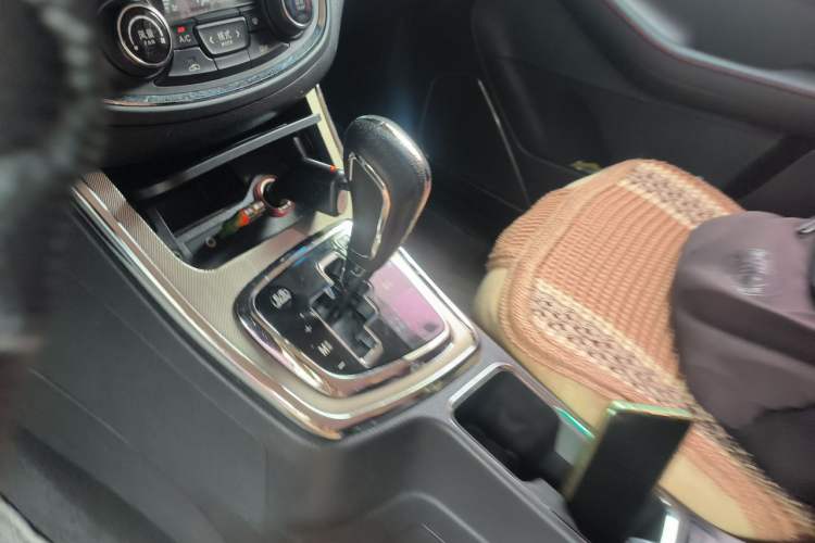 Used Baojun 560 2016 1.8L iAMT Luxury Model Gear Lever