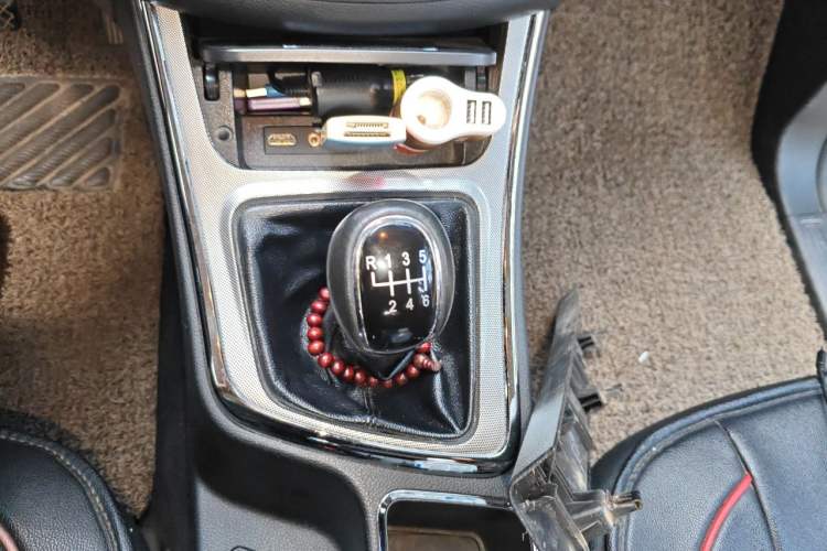 Used Baojun 560 2016 1.8L Manual Luxury Edition Gear Lever