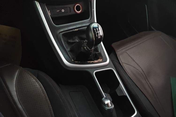 Used Baojun 560 2016 1.8L Manual Value Edition Gear Lever