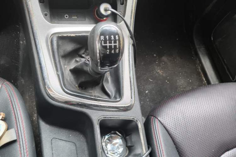 Used Baojun 560 2016 1.5T Manual Luxury Model Gear Lever