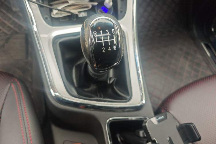 Used Baojun 560 2016 1.5T Manual Luxury Model Gear Lever