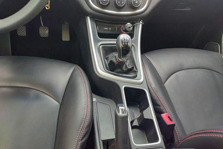 Used Baojun 560 2016 1.8L Manual Value Edition Gear Lever