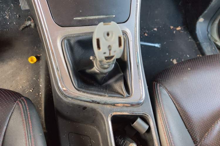 Used Baojun 560 2016 1.5T Manual Luxury Model Gear Lever