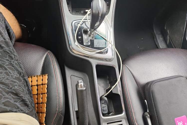 Used Baojun 560 2016 1.8L iAMT Luxury Model Gear Lever