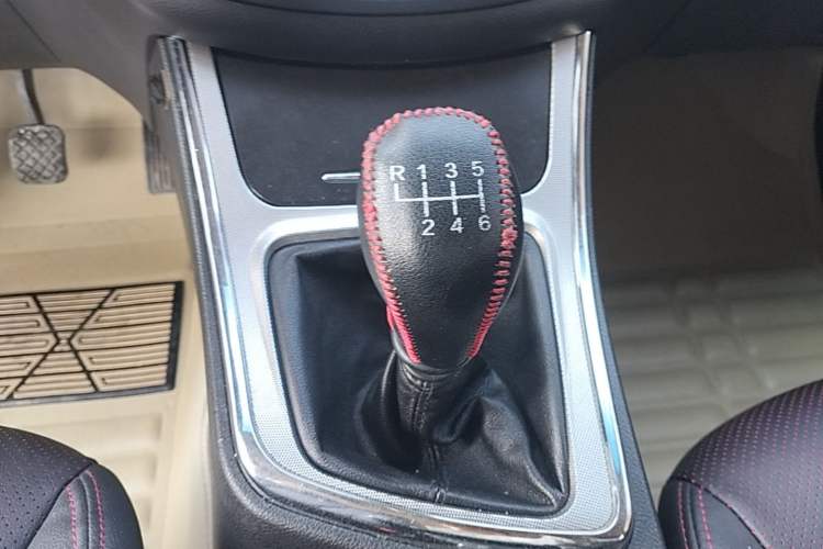 Used Baojun 560 2016 1.8L Manual Luxury Edition Gear Lever