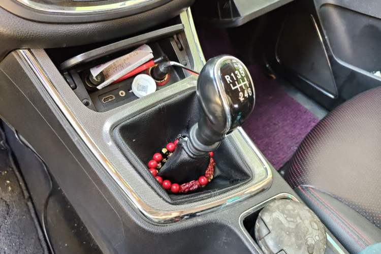 Used Baojun 560 2016 1.8L Manual Luxury Edition Gear Lever