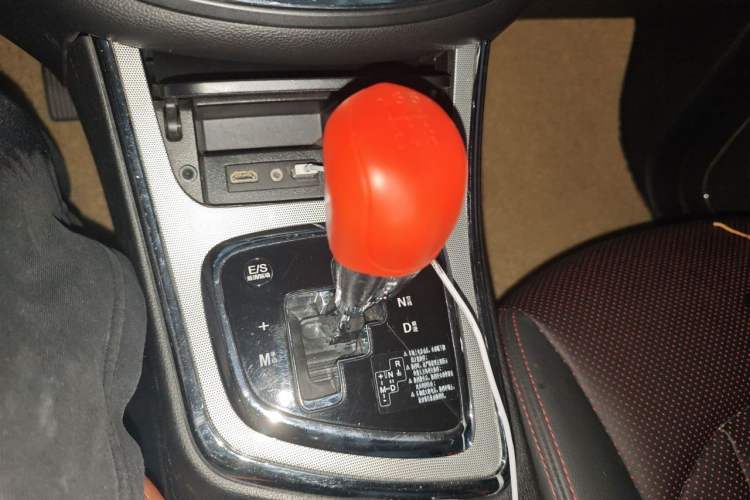 Used Baojun 560 2016 1.8L iAMT Luxury Model Gear Lever