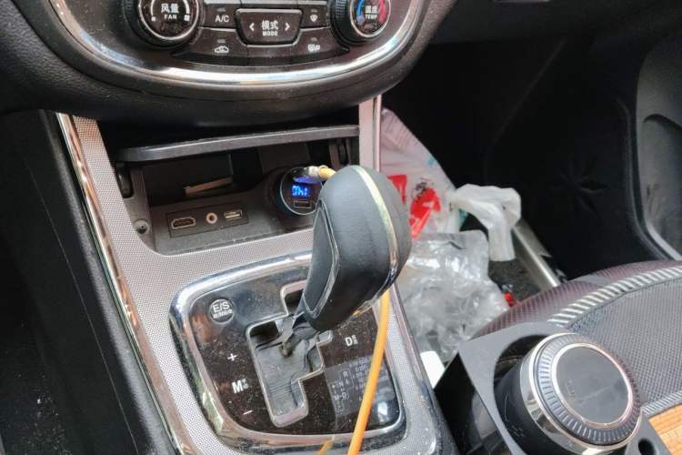 Used Baojun 560 2016 1.8L iAMT Luxury Model Gear Lever