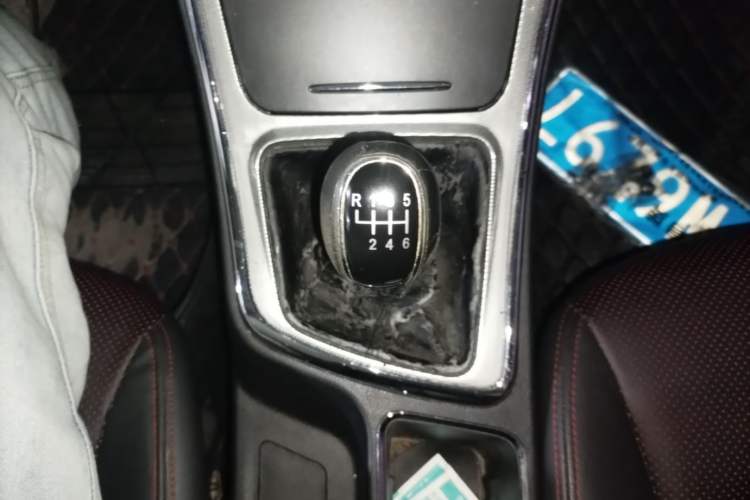 Used Baojun 560 2016 1.5T Manual Luxury Model Gear Lever