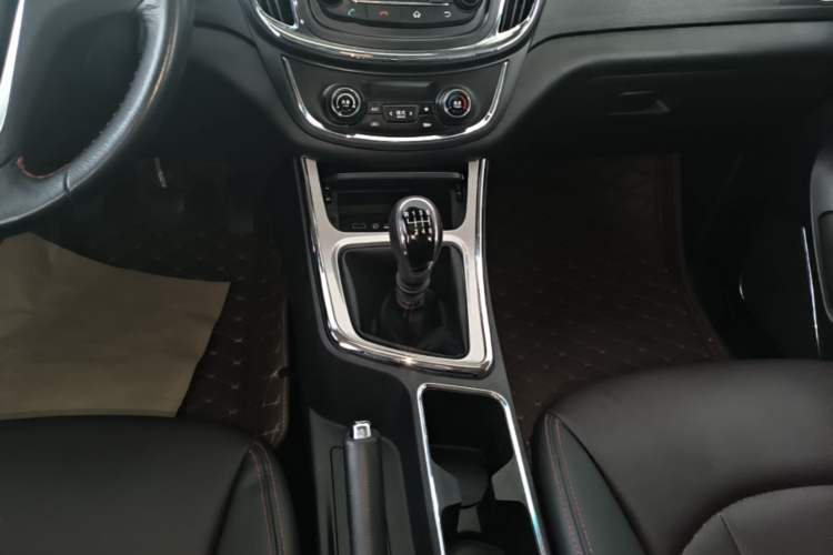 Used Baojun 560 2016 1.8L Manual Luxury Edition Gear Lever