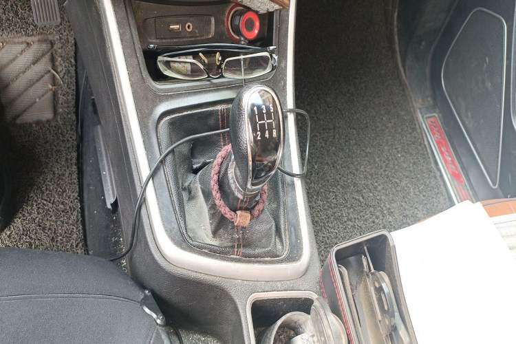 Used Baojun 560 2016 1.8L Manual Value Edition Gear Lever
