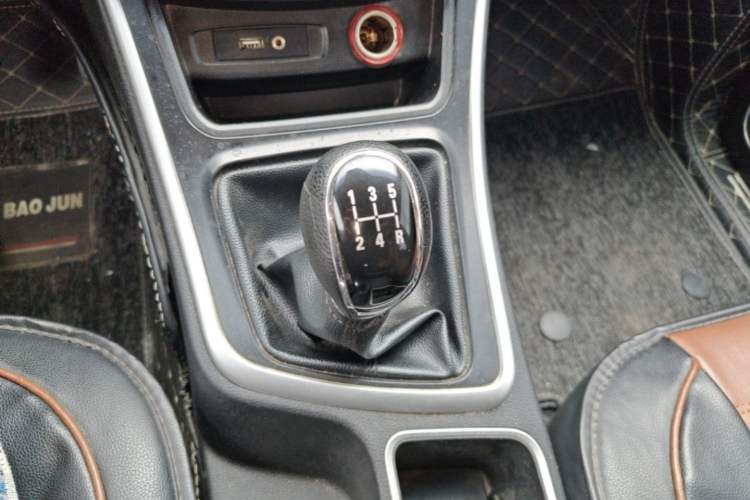 Used Baojun 560 2016 1.8L Manual Value Edition Gear Lever