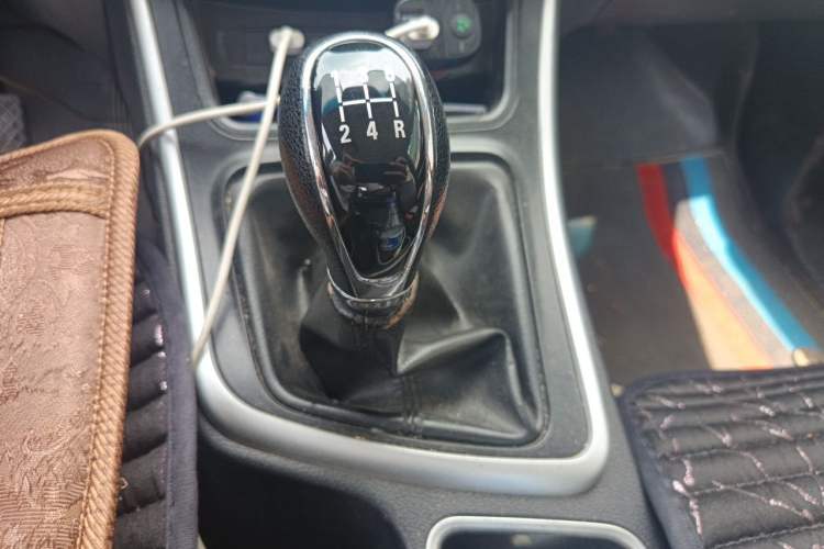 Used Baojun 560 2016 1.8L Manual Value Edition Gear Lever