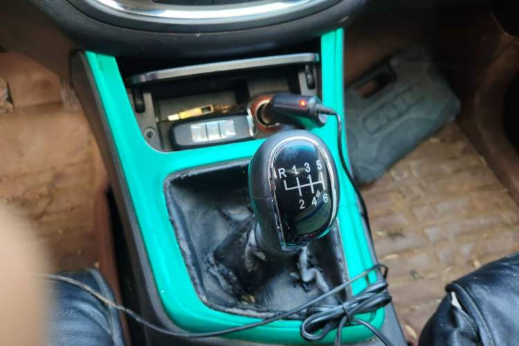 Used Baojun 560 2016 1.8L Manual Luxury Edition Gear Lever