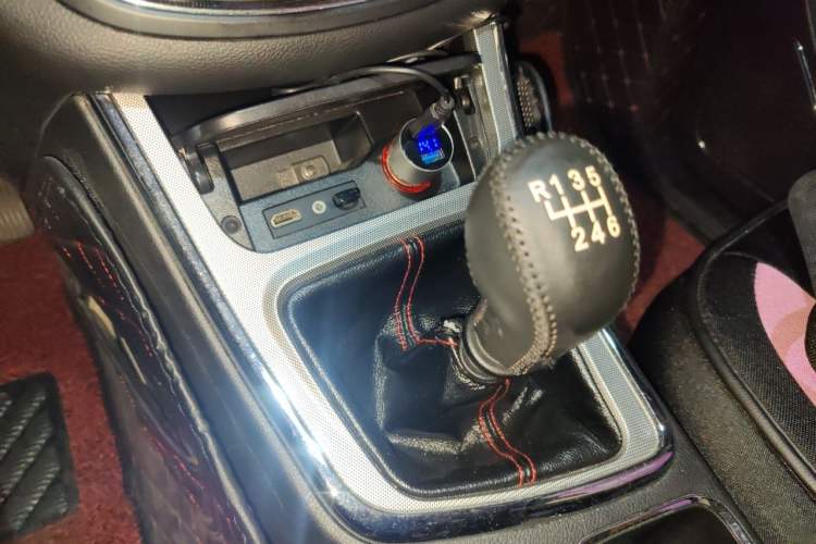 Used Baojun 560 2016 1.8L Manual Luxury Edition Gear Lever