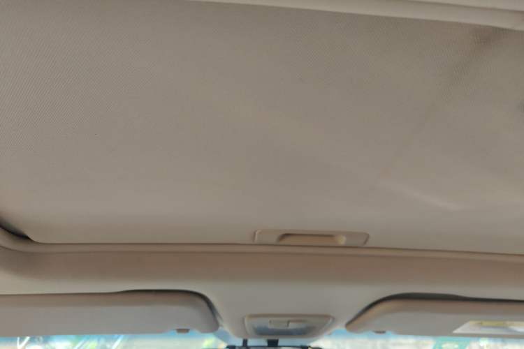 Used Baojun 560 2016 1.8L iAMT Luxury Model Headliner