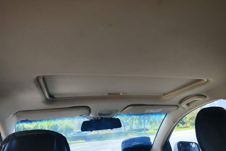 Used Baojun 560 2016 1.8L iAMT Luxury Model Headliner