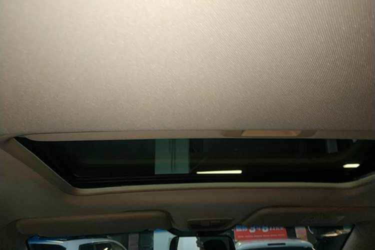 Used Baojun 560 2016 1.8L iAMT Luxury Model Headliner