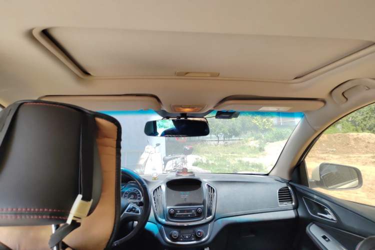 Used Baojun 560 2016 1.5T Manual Luxury Model Headliner