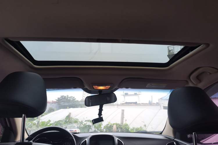 Used Baojun 560 2016 1.8L iAMT Luxury Model Headliner