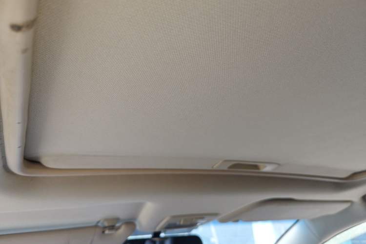 Used Baojun 560 2016 1.8L iAMT Luxury Model Headliner