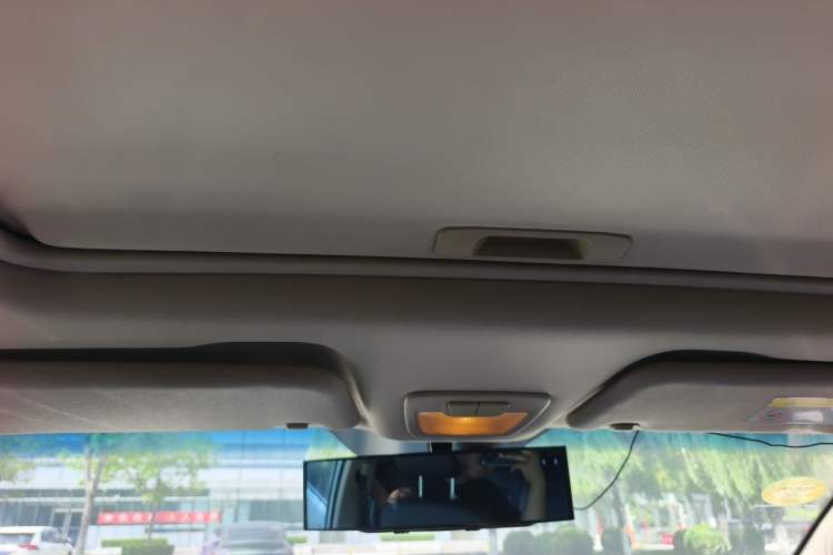 Used Baojun 560 2016 1.8L iAMT Luxury Model Headliner