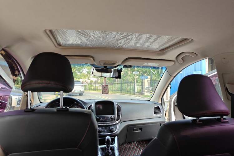 Used Baojun 560 2016 1.5T Manual Luxury Model Headliner