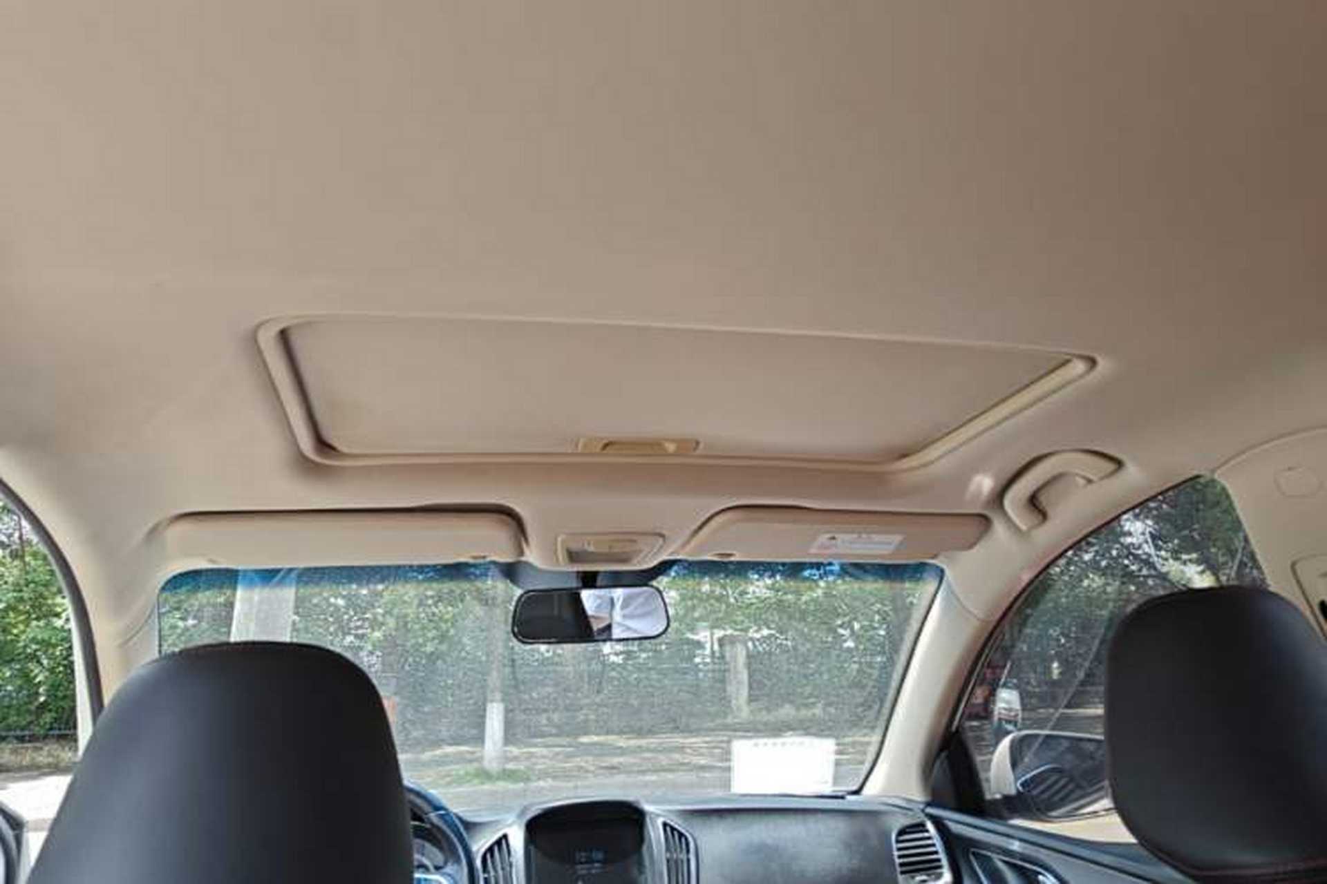 Used Baojun 560 2016 1.8L iAMT Luxury Model Headliner