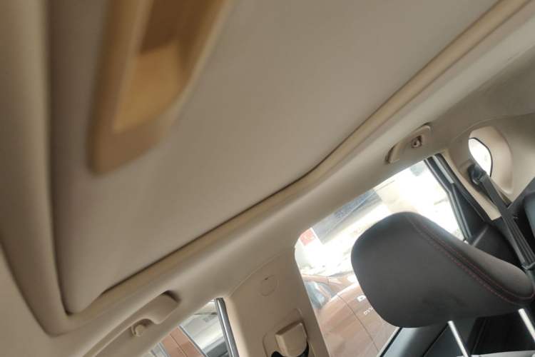 Used Baojun 560 2016 1.8L iAMT Luxury Model Headliner
