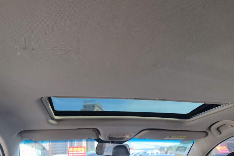 Used Baojun 560 2016 1.8L iAMT Luxury Model Headliner