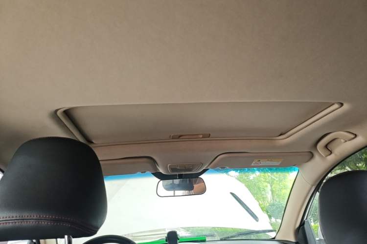 Used Baojun 560 2016 1.8L iAMT Luxury Model Headliner
