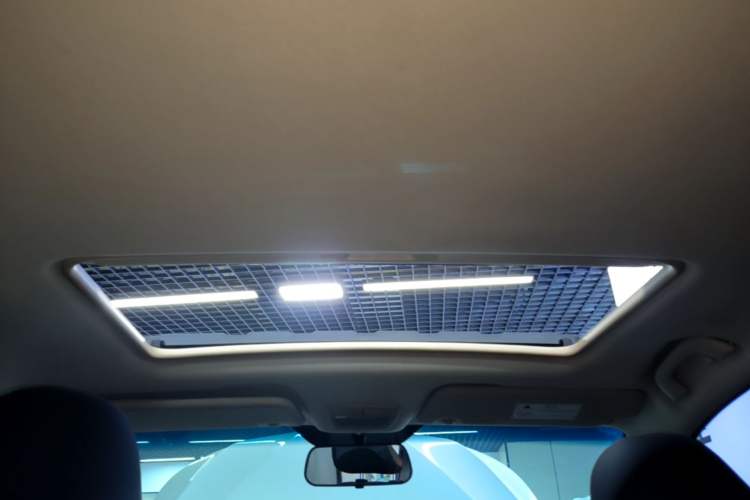 Used Baojun 560 2016 1.8L iAMT Luxury Model Headliner