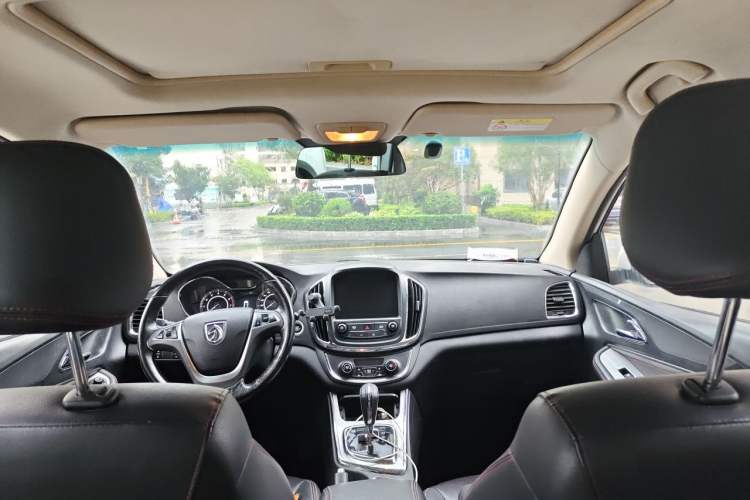 Used Baojun 560 2016 1.8L iAMT Luxury Model Headliner