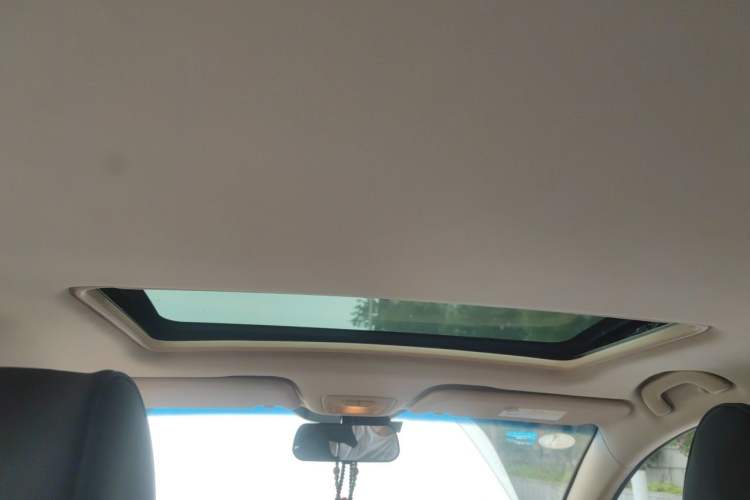 Used Baojun 560 2016 1.8L iAMT Luxury Model Headliner
