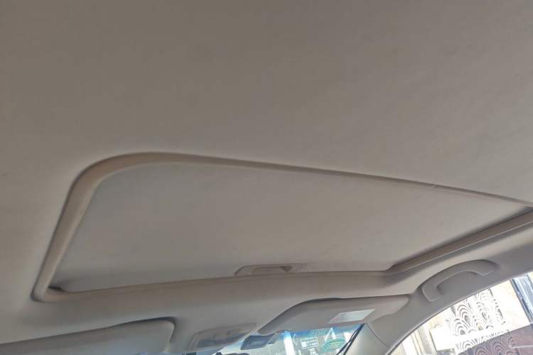 Used Baojun 560 2016 1.8L iAMT Luxury Model Headliner