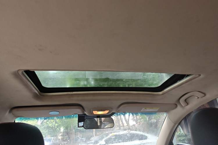 Used Baojun 560 2016 1.8L iAMT Luxury Model Headliner