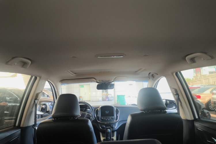 Used Baojun 560 2016 1.8L iAMT Luxury Model Headliner