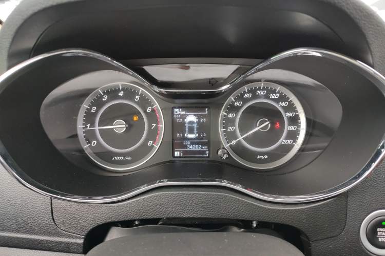 Used Baojun 560 2016 1.5T Manual Luxury Model Instrument Cluster